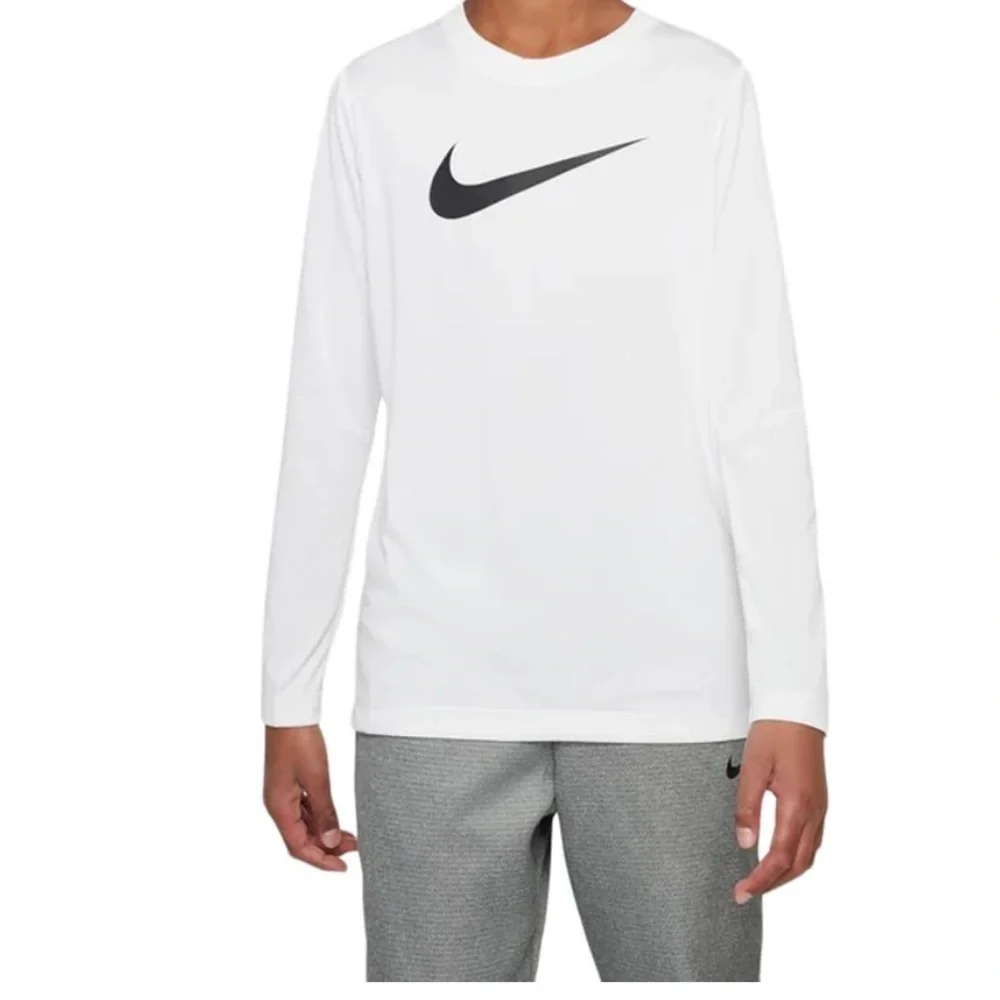 Nike Swoosh Legend Long Sleeve!